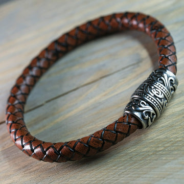 Red Viking Bracelet - Robust braided leather